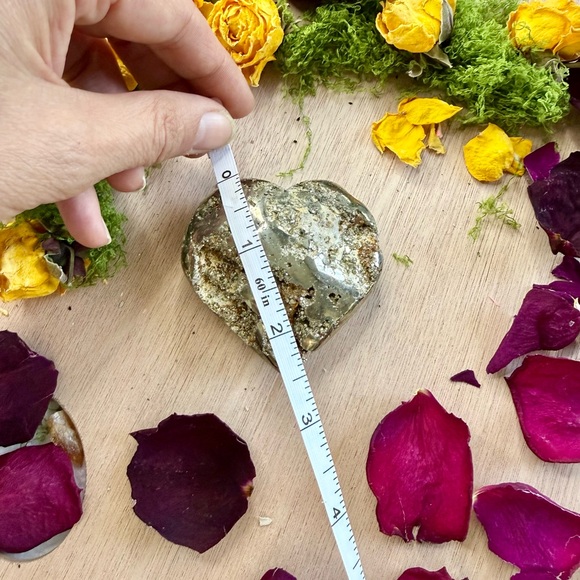 Pyrite Heart | Abundance • Protection • Confidence - Picture 6 of 6